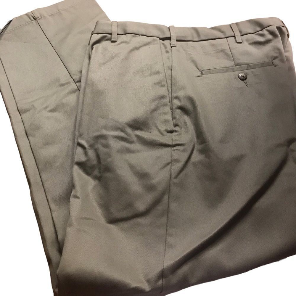 Haggar tan 34 x 30 tan excellent condition flat front no cuffs sharp looking